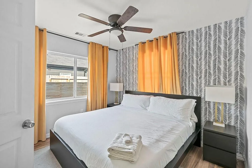 Anita Street Apartments 11